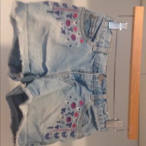 Girls Denim Shorts With Embroidering